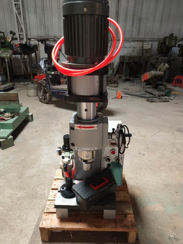 氣壓旋鉚機動力頭鉚翻邊半圓頭鉚平頭蘑菇頭金屬加工鉚接對鉚滾鉚